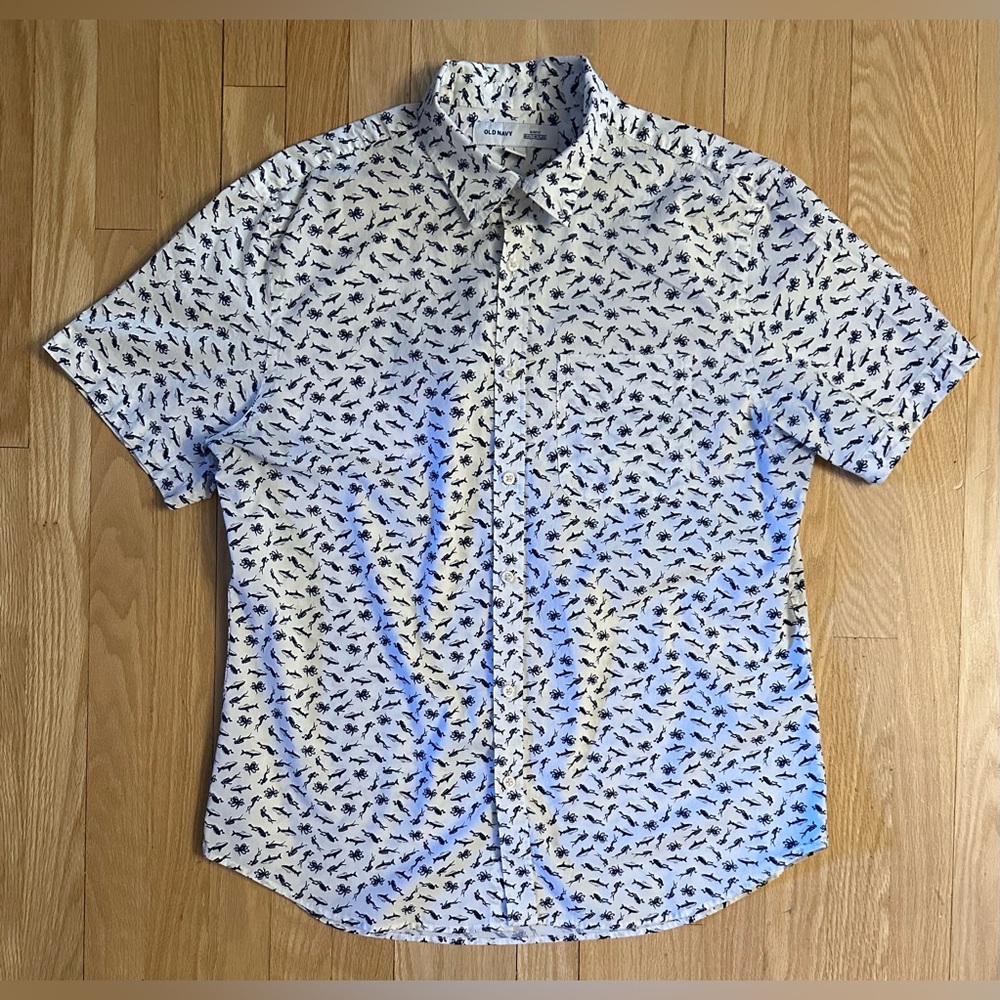 Old Navy Men's Slim Fit Sea Print Built-in Flex Short Sleeve Shirt, Size Large